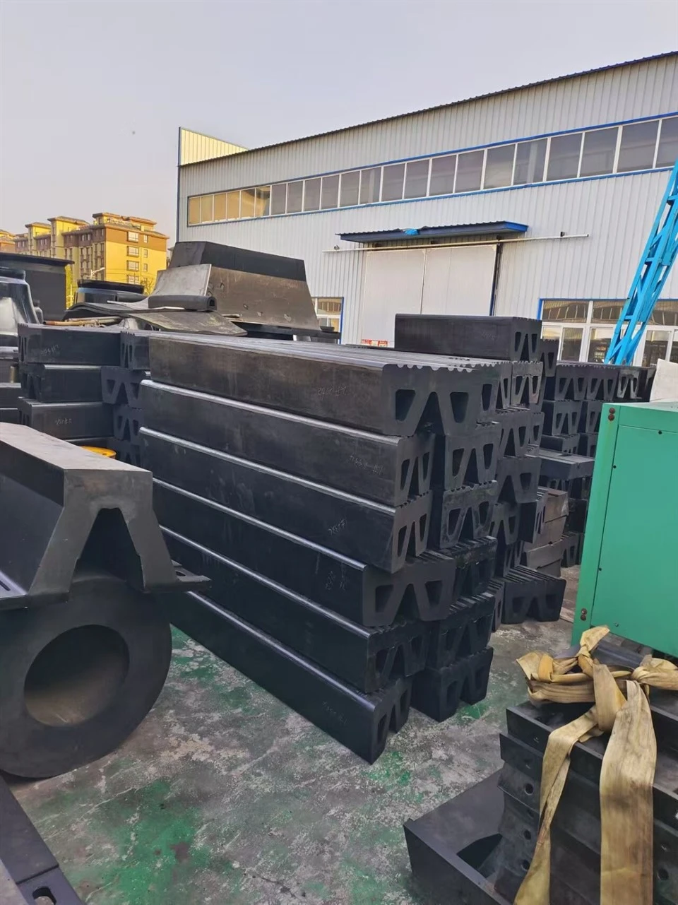 18 Months Warranty W Type Tugboat Fender Natural Rubber CCS Certified For Dock Boat Ship Application price 18 Months Warranty W Type Tugboat Fender Natural Rubber CCS Certified For Dock Boat Ship Application price